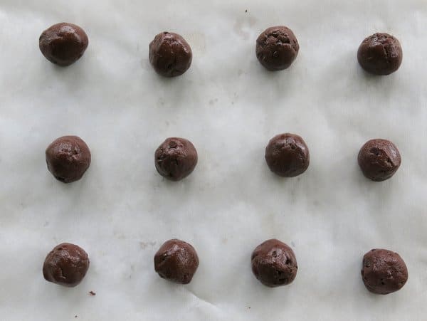 Raw dough for lava chocolate cookies