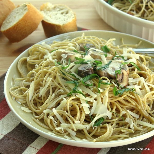 Pasta with Olive Oil, Garlic and Mushrooms 