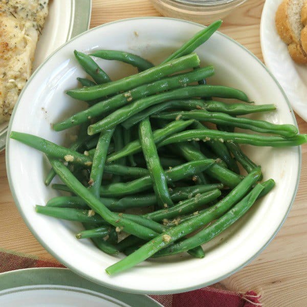 Green Beans in lemon sauce in bowl