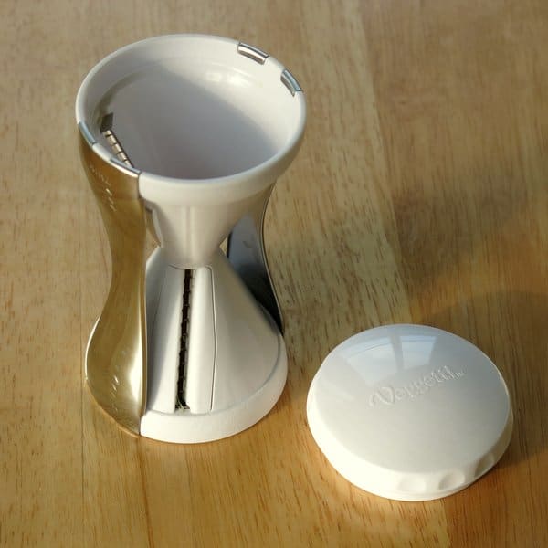 Hand held spiralizer.