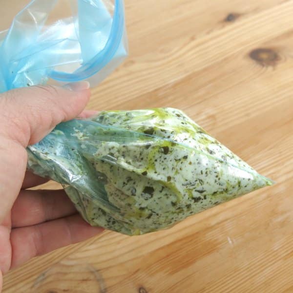 Pesto Cheese in bag to pipe